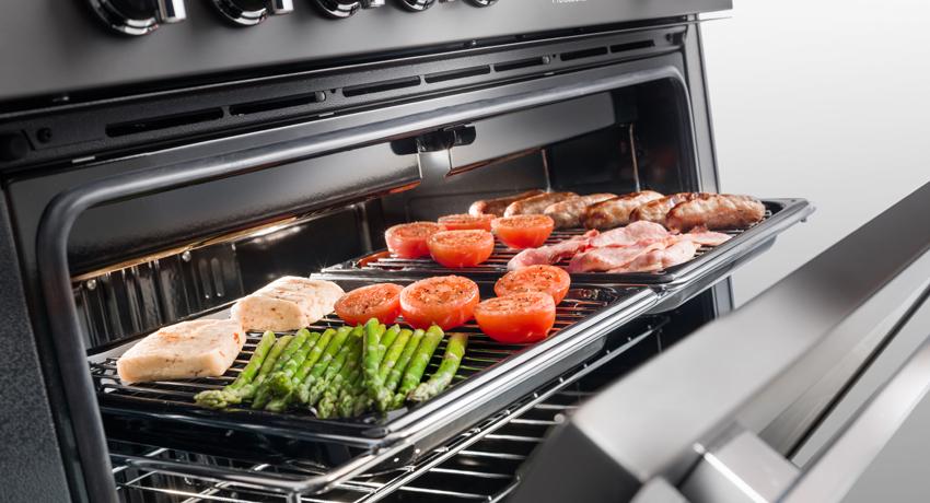 Full width integrated grill in Falcon single cavity oven