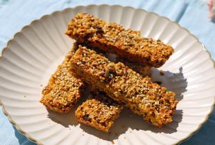 Savoury seeded flapjacks